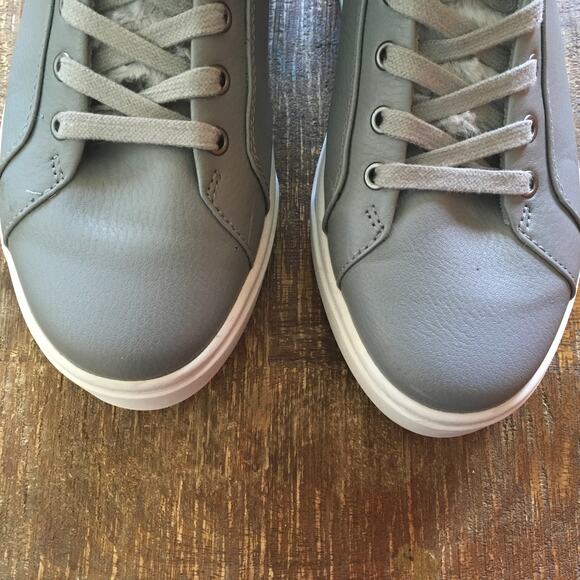 Koolaburra by UGG Sundell Fuzz Chukka Boot Womens 9 Gray White Wild Dove Fur - Picture 9 of 10